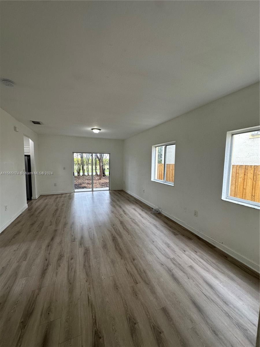 3147 NE 4th St 3147, Homestead, Florida 33033, 3 Bedrooms Bedrooms, ,2 BathroomsBathrooms,Residentiallease,For Rent,3147 NE 4th St 3147,A11565174