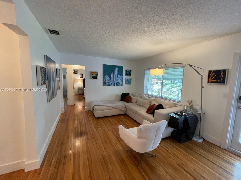 1545 NE 138th St, North Miami, Florida 33161, 3 Bedrooms Bedrooms, ,3 BathroomsBathrooms,Residentiallease,For Rent,1545 NE 138th St,A11564080
