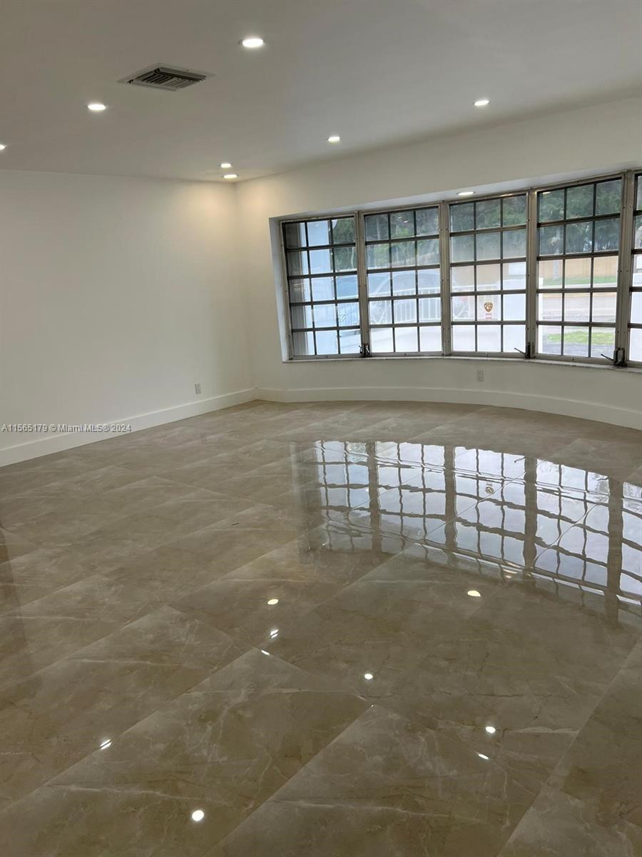3640 N 46th Ave, Hollywood, Florida 33021, 4 Bedrooms Bedrooms, ,2 BathroomsBathrooms,Residentiallease,For Rent,3640 N 46th Ave,A11565179
