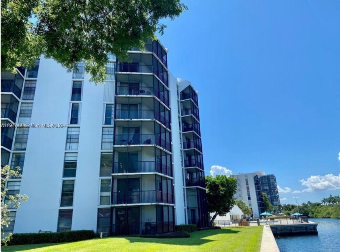 3475 N Country Club Dr 401, Aventura, Florida 33180, 2 Bedrooms Bedrooms, ,2 BathroomsBathrooms,Residentiallease,For Rent,3475 N Country Club Dr 401,A11565161