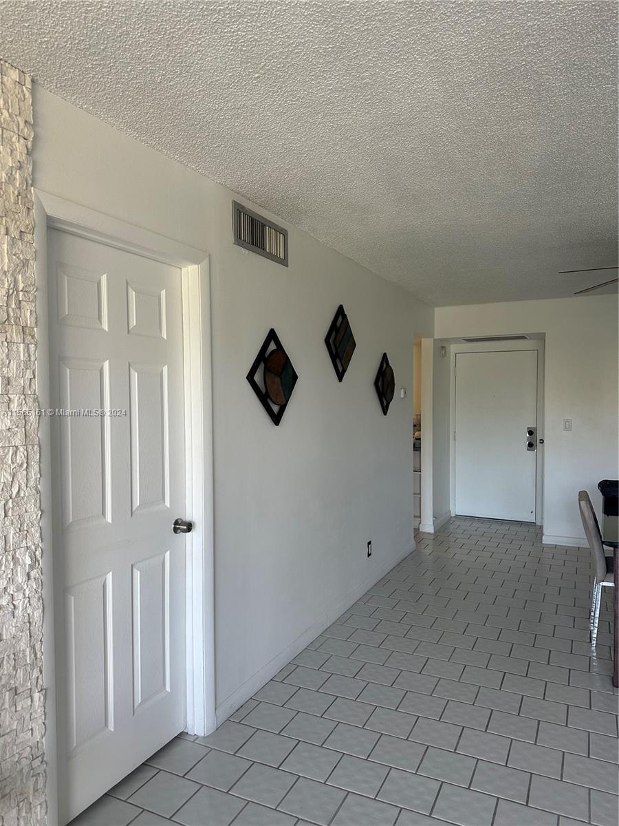 3475 N Country Club Dr 401, Aventura, Florida 33180, 2 Bedrooms Bedrooms, ,2 BathroomsBathrooms,Residentiallease,For Rent,3475 N Country Club Dr 401,A11565161