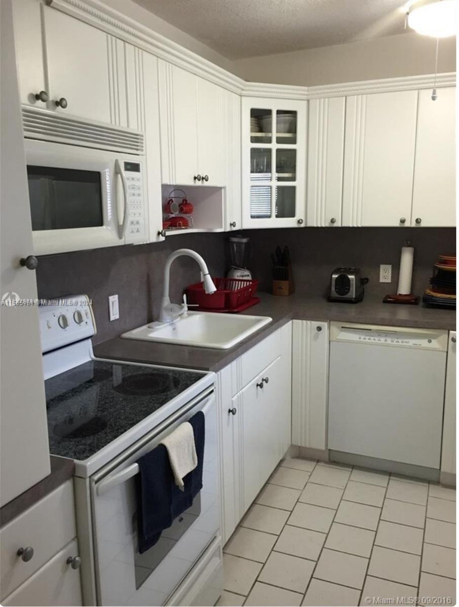 3475 N Country Club Dr 401, Aventura, Florida 33180, 2 Bedrooms Bedrooms, ,2 BathroomsBathrooms,Residentiallease,For Rent,3475 N Country Club Dr 401,A11565161