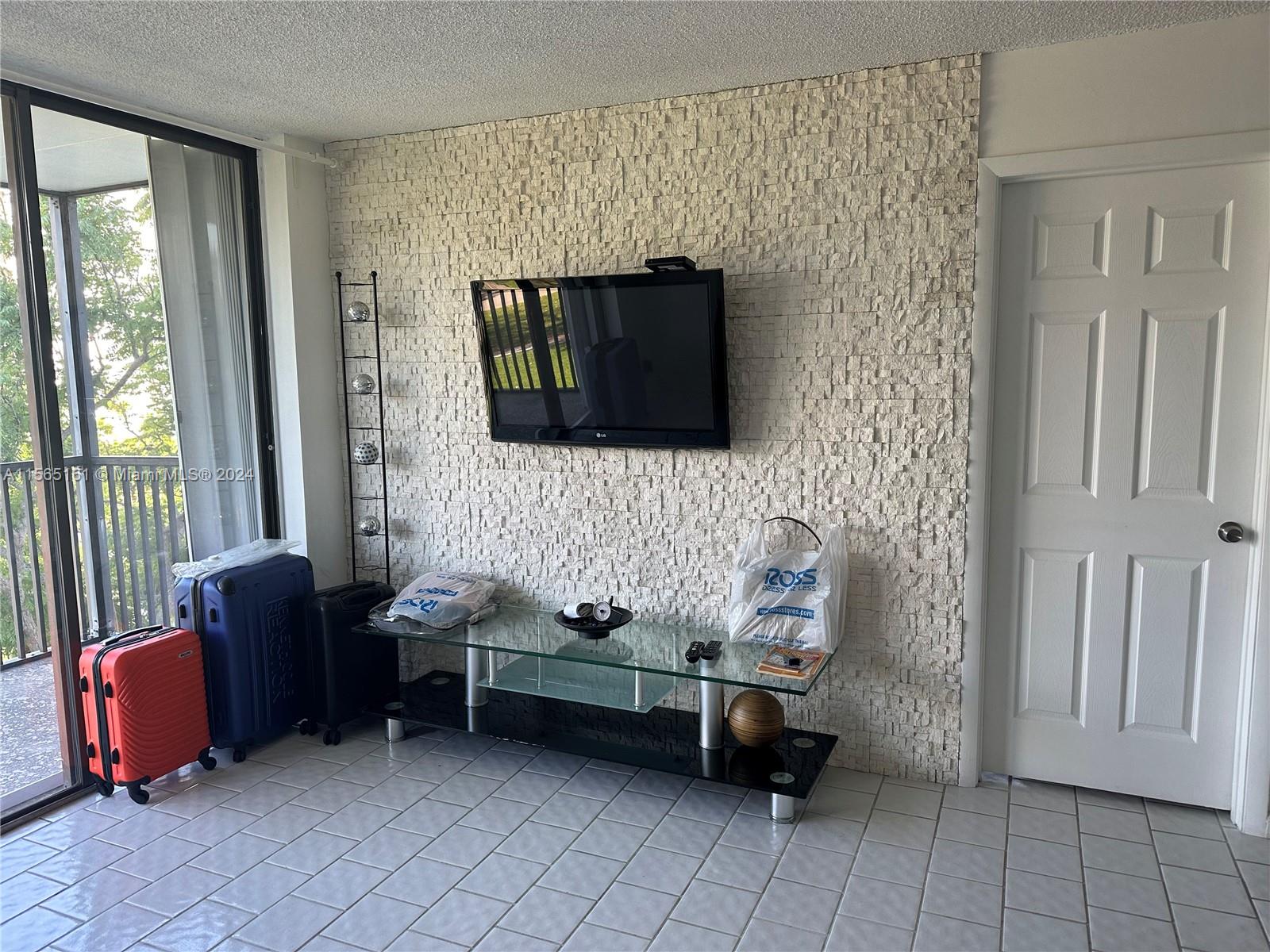 3475 N Country Club Dr 401, Aventura, Florida 33180, 2 Bedrooms Bedrooms, ,2 BathroomsBathrooms,Residentiallease,For Rent,3475 N Country Club Dr 401,A11565161