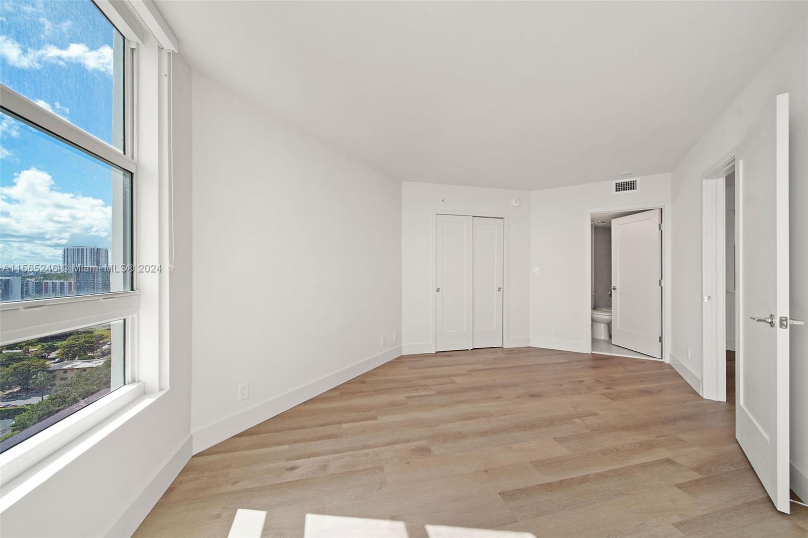 555 NE 34th St 2707, Miami, Florida 33137, 2 Bedrooms Bedrooms, ,2 BathroomsBathrooms,Residentiallease,For Rent,555 NE 34th St 2707,A11565246