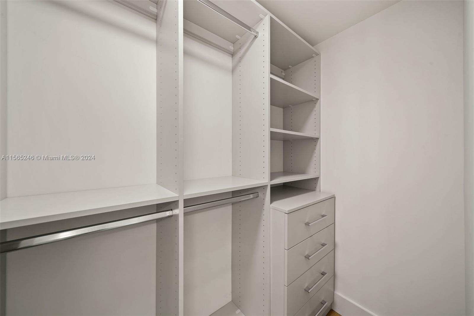 555 NE 34th St 2707, Miami, Florida 33137, 2 Bedrooms Bedrooms, ,2 BathroomsBathrooms,Residentiallease,For Rent,555 NE 34th St 2707,A11565246