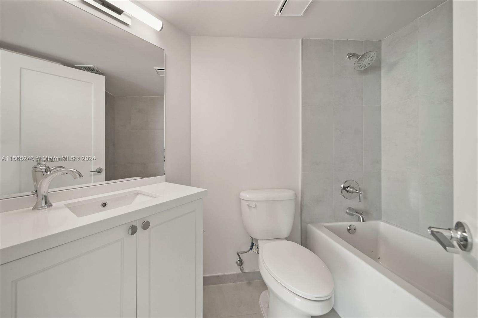 555 NE 34th St 2707, Miami, Florida 33137, 2 Bedrooms Bedrooms, ,2 BathroomsBathrooms,Residentiallease,For Rent,555 NE 34th St 2707,A11565246