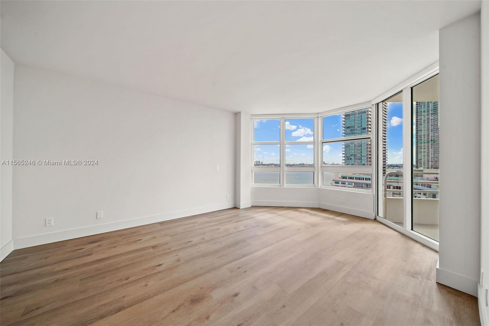 555 NE 34th St 2707, Miami, Florida 33137, 2 Bedrooms Bedrooms, ,2 BathroomsBathrooms,Residentiallease,For Rent,555 NE 34th St 2707,A11565246