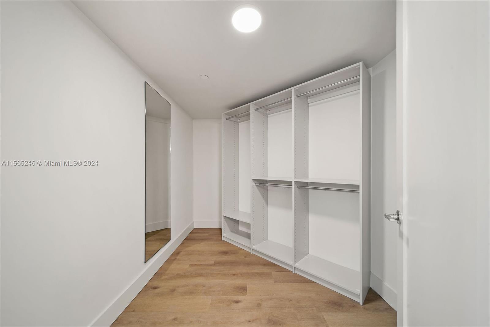 555 NE 34th St 2707, Miami, Florida 33137, 2 Bedrooms Bedrooms, ,2 BathroomsBathrooms,Residentiallease,For Rent,555 NE 34th St 2707,A11565246