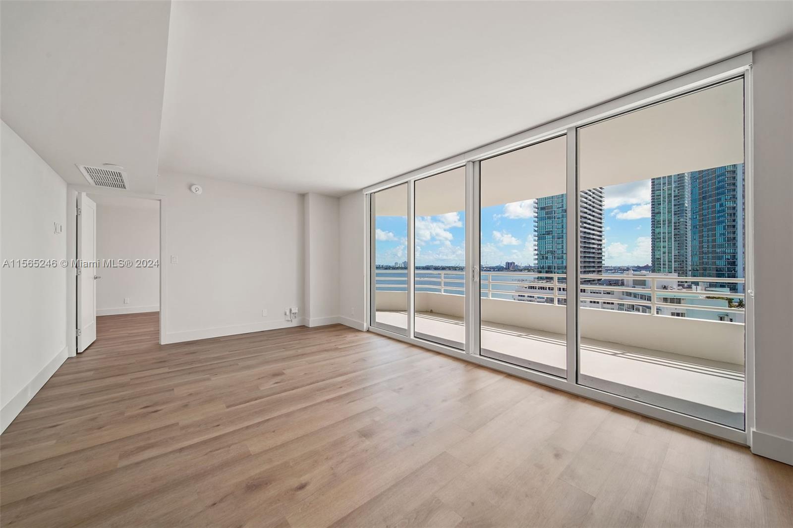 555 NE 34th St 2707, Miami, Florida 33137, 2 Bedrooms Bedrooms, ,2 BathroomsBathrooms,Residentiallease,For Rent,555 NE 34th St 2707,A11565246