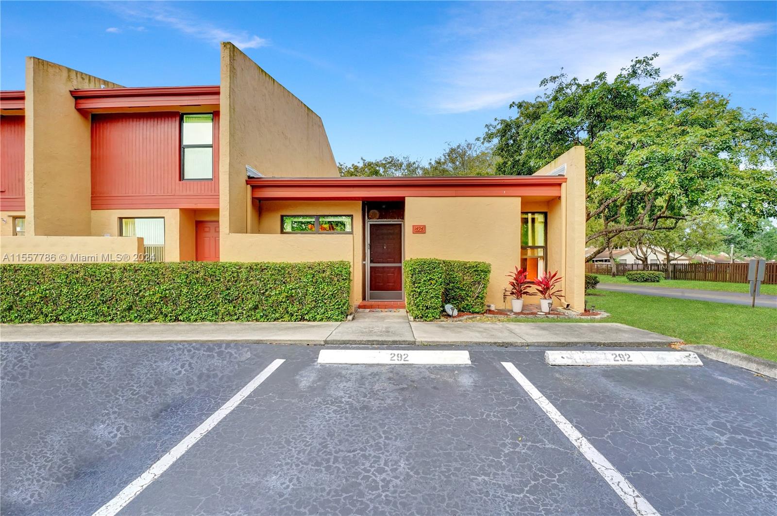 1494 NW 97th Ter 292, Pembroke Pines, Florida 33024, 2 Bedrooms Bedrooms, 7 Rooms Rooms,2 BathroomsBathrooms,Residential,For Sale,1494 NW 97th Ter 292,A11557786