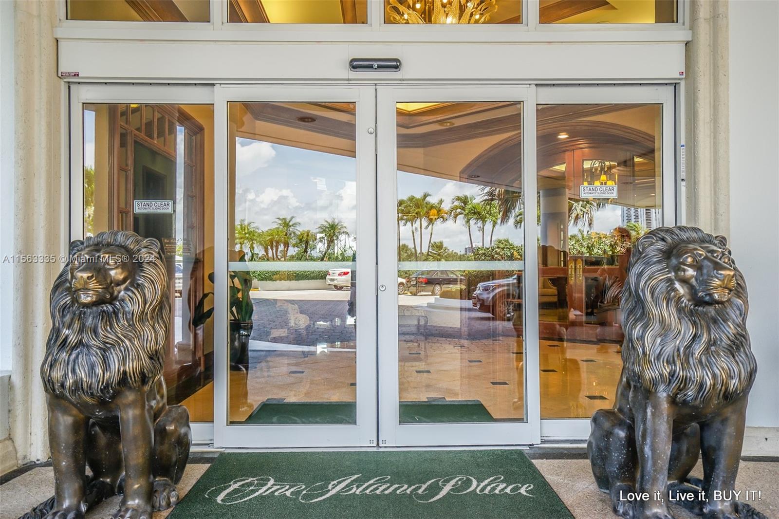 3801 NE 207th St TH4, Aventura, Florida 33180, 3 Bedrooms Bedrooms, ,2 BathroomsBathrooms,Residential,For Sale,3801 NE 207th St TH4,A11563335