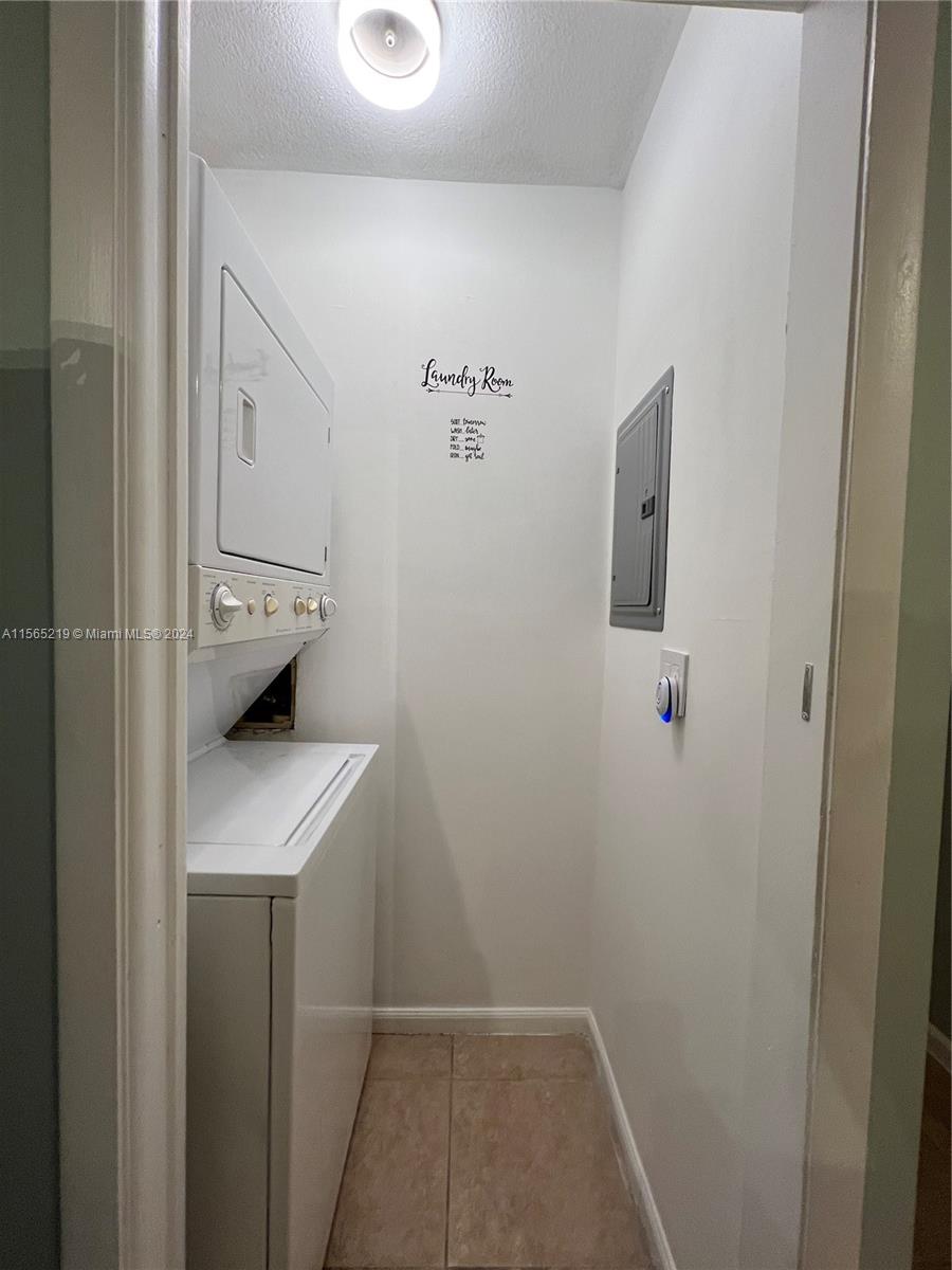 1411 NW 10th St 1, Dania Beach, Florida 33004, 1 Bedroom Bedrooms, ,1 BathroomBathrooms,Residentiallease,For Rent,1411 NW 10th St 1,A11565219