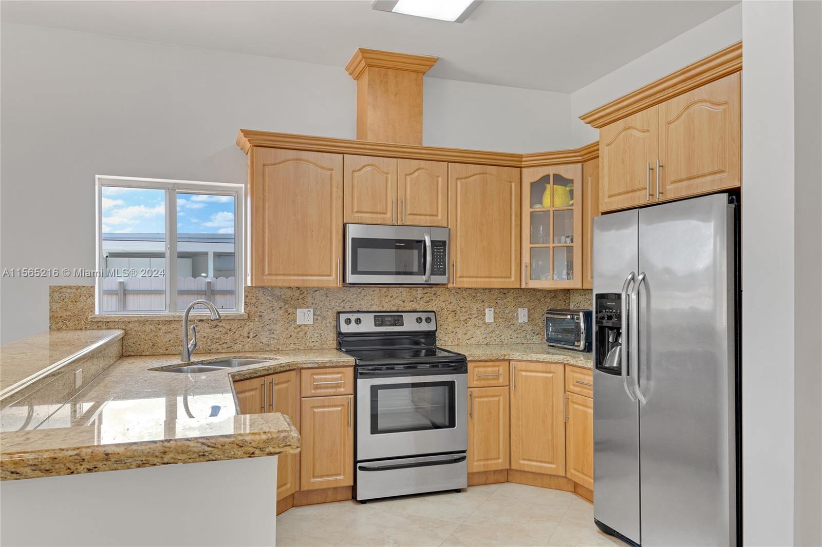 17205 NW 87th Ave, Hialeah, Florida 33015, 4 Bedrooms Bedrooms, ,2 BathroomsBathrooms,Residential,For Sale,17205 NW 87th Ave,A11565216