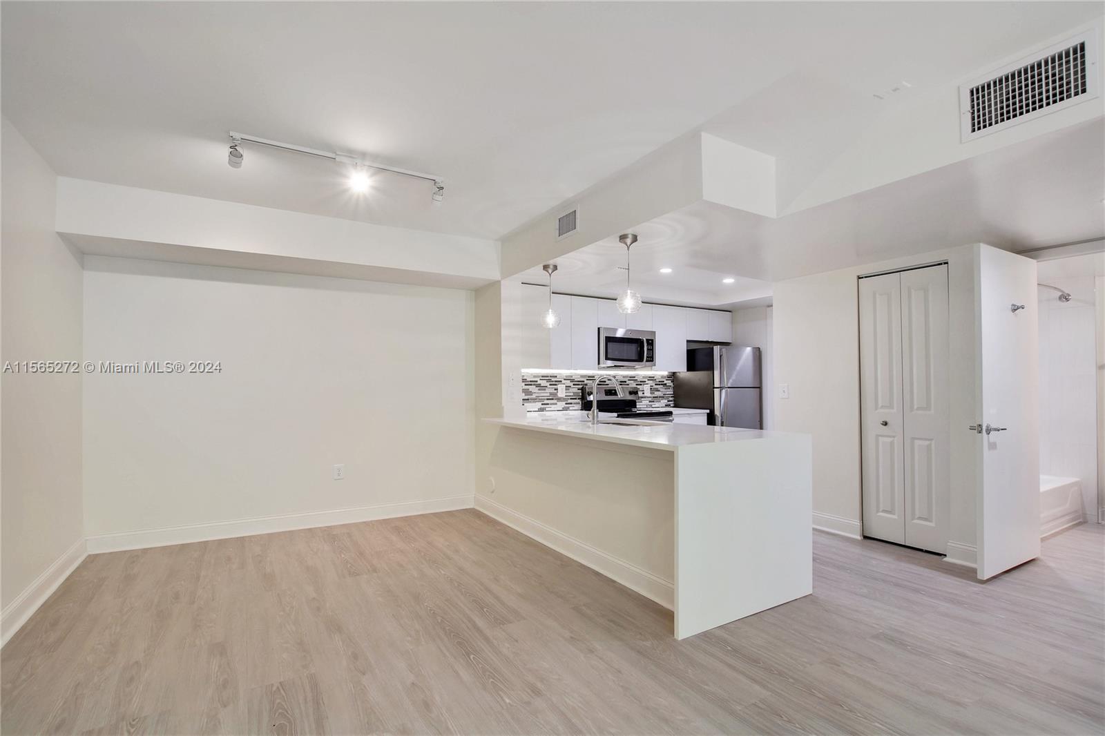 3605 NE 207th St 3106, Aventura, Florida 33180, 1 Bedroom Bedrooms, ,1 BathroomBathrooms,Residentiallease,For Rent,3605 NE 207th St 3106,A11565272