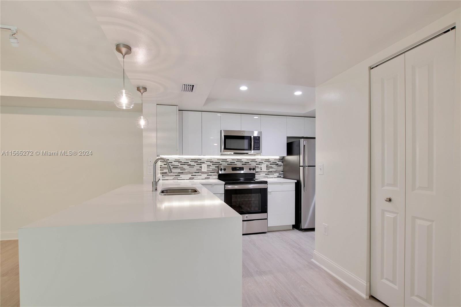 3605 NE 207th St 3106, Aventura, Florida 33180, 1 Bedroom Bedrooms, ,1 BathroomBathrooms,Residentiallease,For Rent,3605 NE 207th St 3106,A11565272