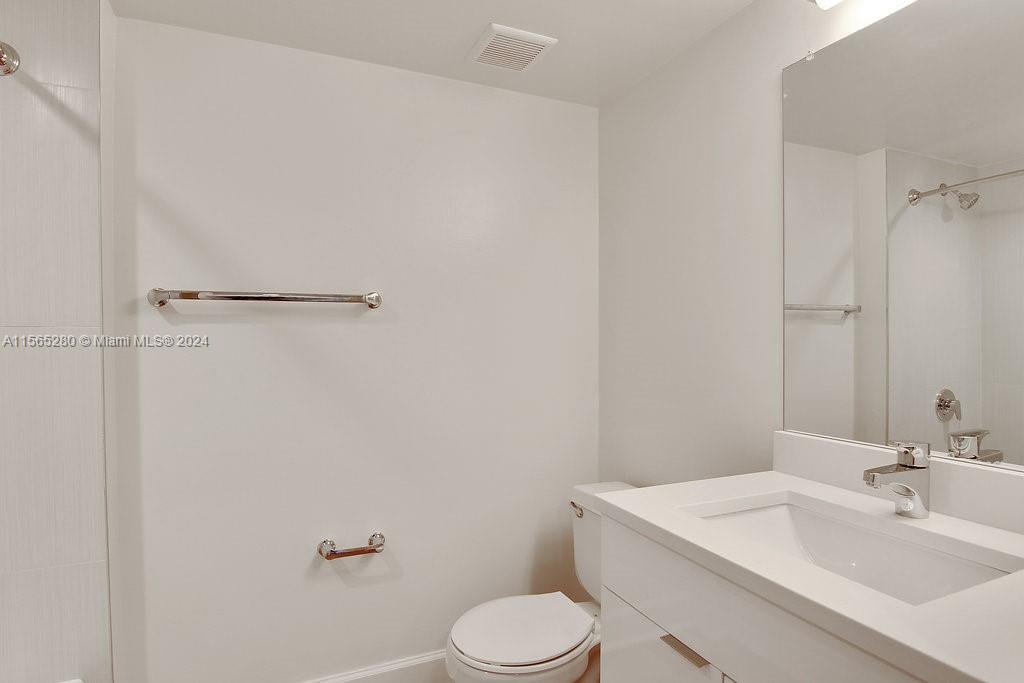 3605 NE 207th St 2108, Aventura, Florida 33180, 2 Bedrooms Bedrooms, ,2 BathroomsBathrooms,Residentiallease,For Rent,3605 NE 207th St 2108,A11565280