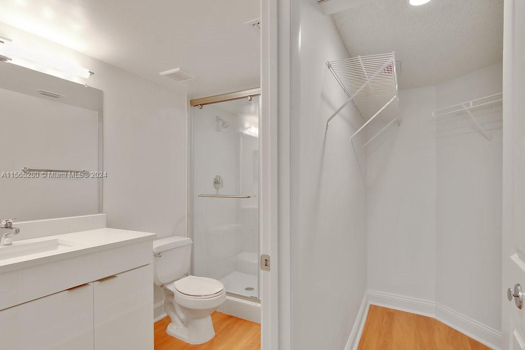 3605 NE 207th St 2108, Aventura, Florida 33180, 2 Bedrooms Bedrooms, ,2 BathroomsBathrooms,Residentiallease,For Rent,3605 NE 207th St 2108,A11565280