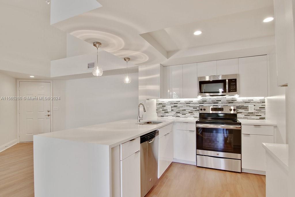 3605 NE 207th St 2108, Aventura, Florida 33180, 2 Bedrooms Bedrooms, ,2 BathroomsBathrooms,Residentiallease,For Rent,3605 NE 207th St 2108,A11565280