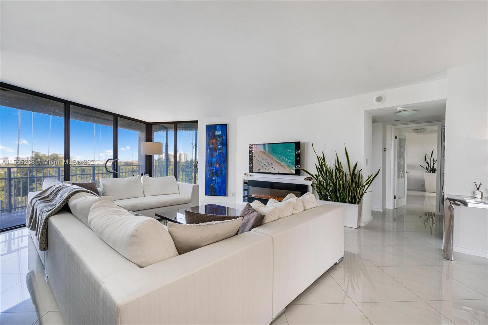 1000 Quayside Ter 711, Miami, Florida 33138, 2 Bedrooms Bedrooms, ,2 BathroomsBathrooms,Residential,For Sale,1000 Quayside Ter 711,A11565288