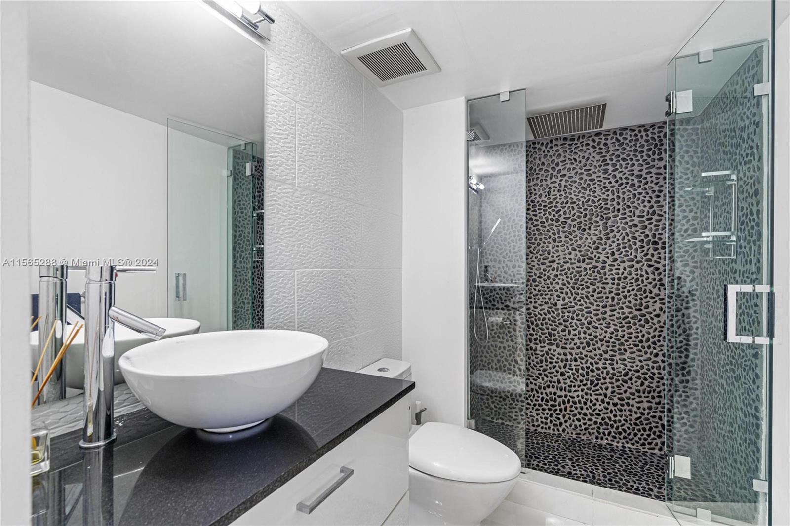 1000 Quayside Ter 711, Miami, Florida 33138, 2 Bedrooms Bedrooms, ,2 BathroomsBathrooms,Residential,For Sale,1000 Quayside Ter 711,A11565288