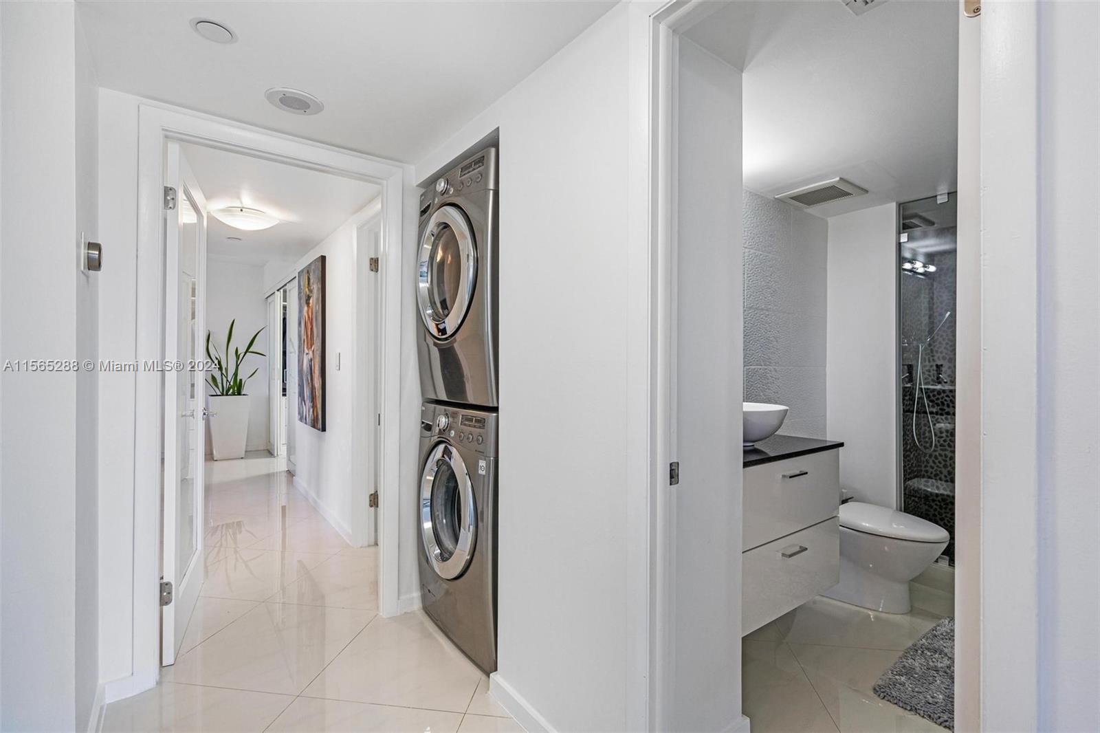 1000 Quayside Ter 711, Miami, Florida 33138, 2 Bedrooms Bedrooms, ,2 BathroomsBathrooms,Residential,For Sale,1000 Quayside Ter 711,A11565288