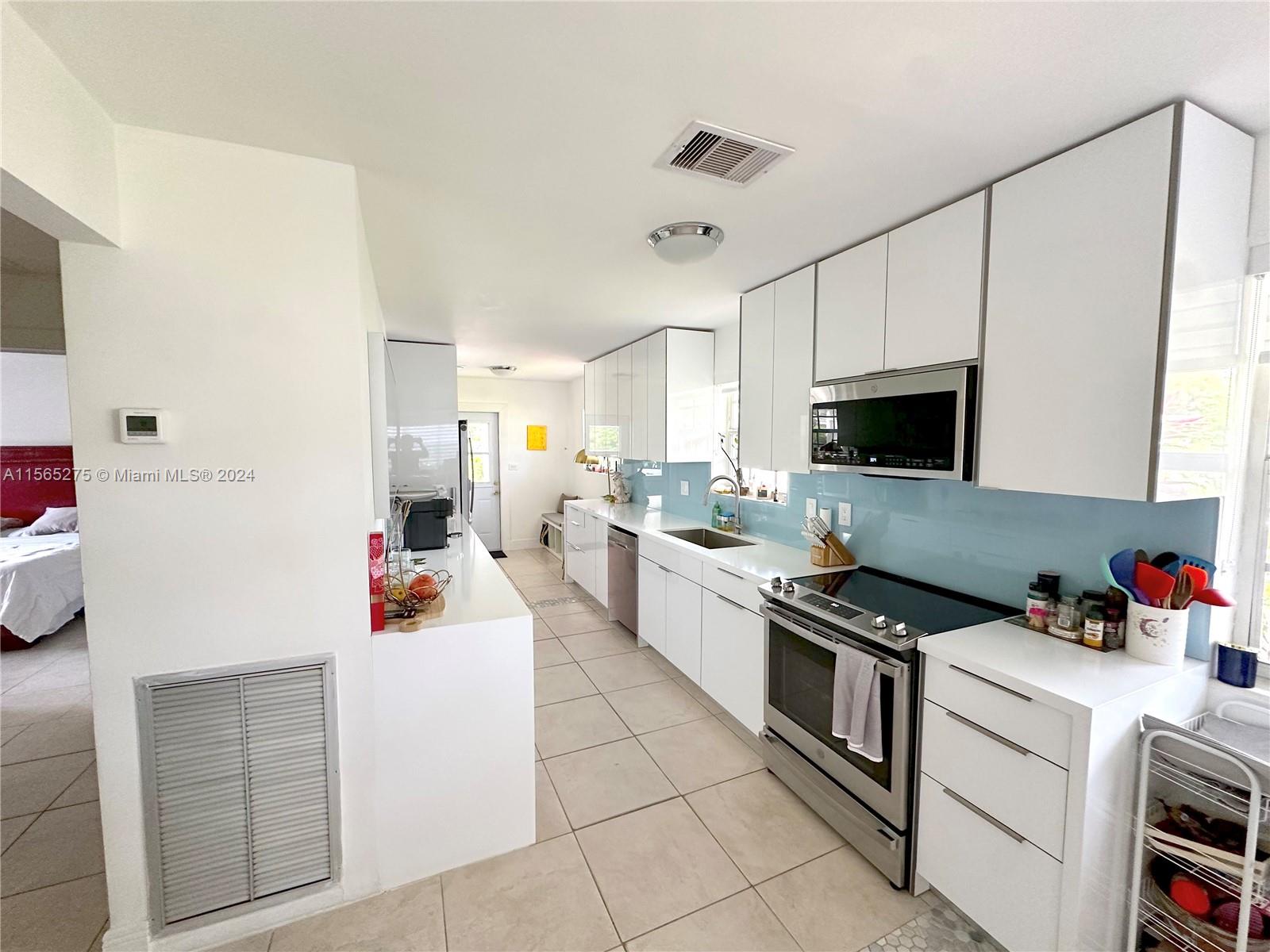 1850 NE 161st St, North Miami Beach, Florida 33162, 3 Bedrooms Bedrooms, ,2 BathroomsBathrooms,Residential,For Sale,1850 NE 161st St,A11565275