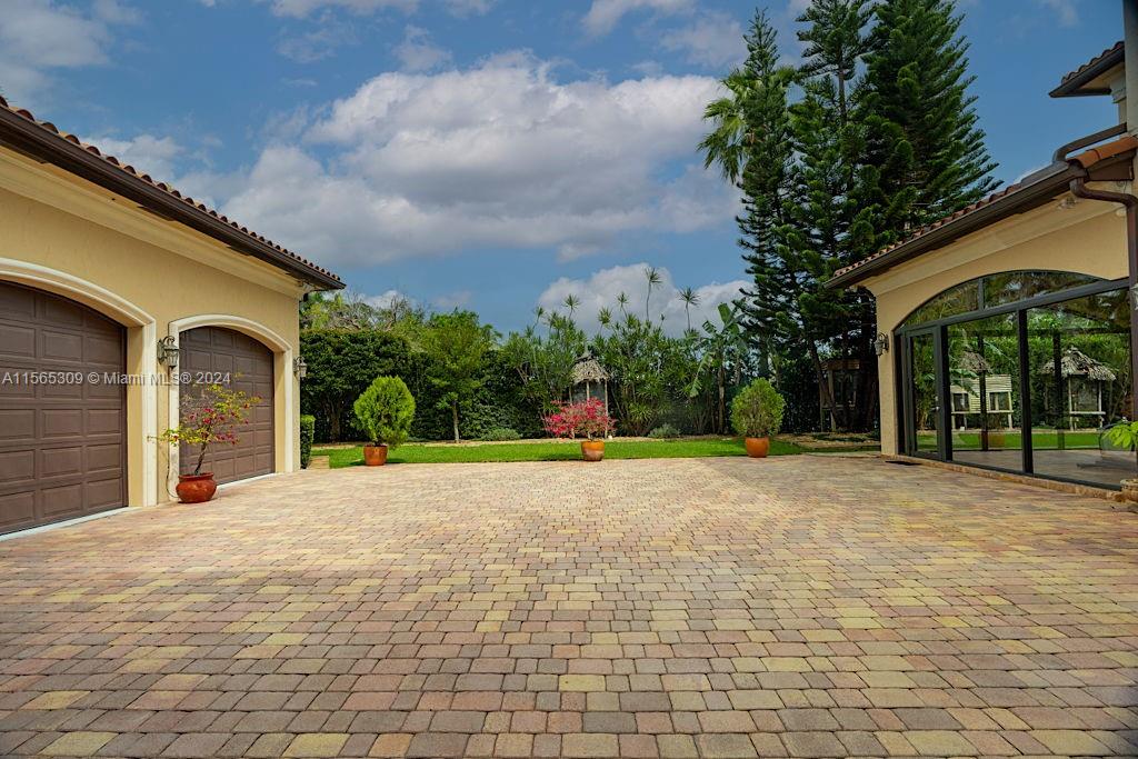 17625 SW 74th Pl, Palmetto Bay, Florida 33157, 7 Bedrooms Bedrooms, ,8 BathroomsBathrooms,Residential,For Sale,17625 SW 74th Pl,A11565309