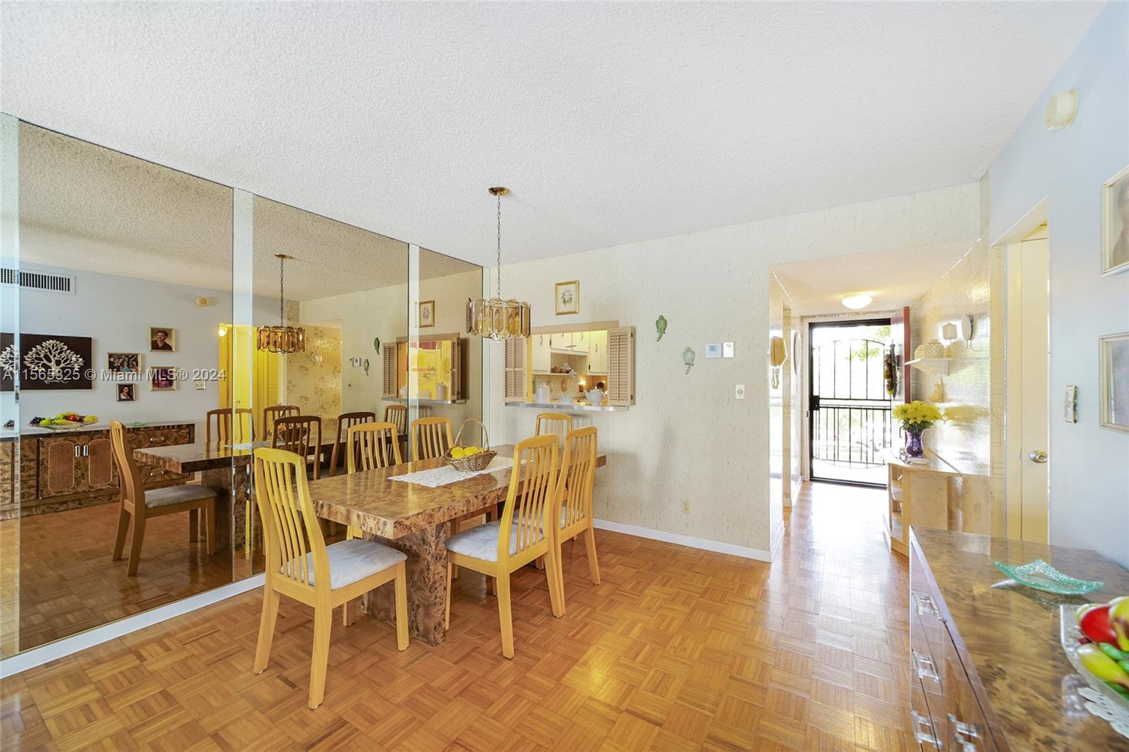 220 SW 9th Ave 206, Hallandale Beach, Florida 33009, 2 Bedrooms Bedrooms, ,2 BathroomsBathrooms,Residential,For Sale,220 SW 9th Ave 206,A11565325