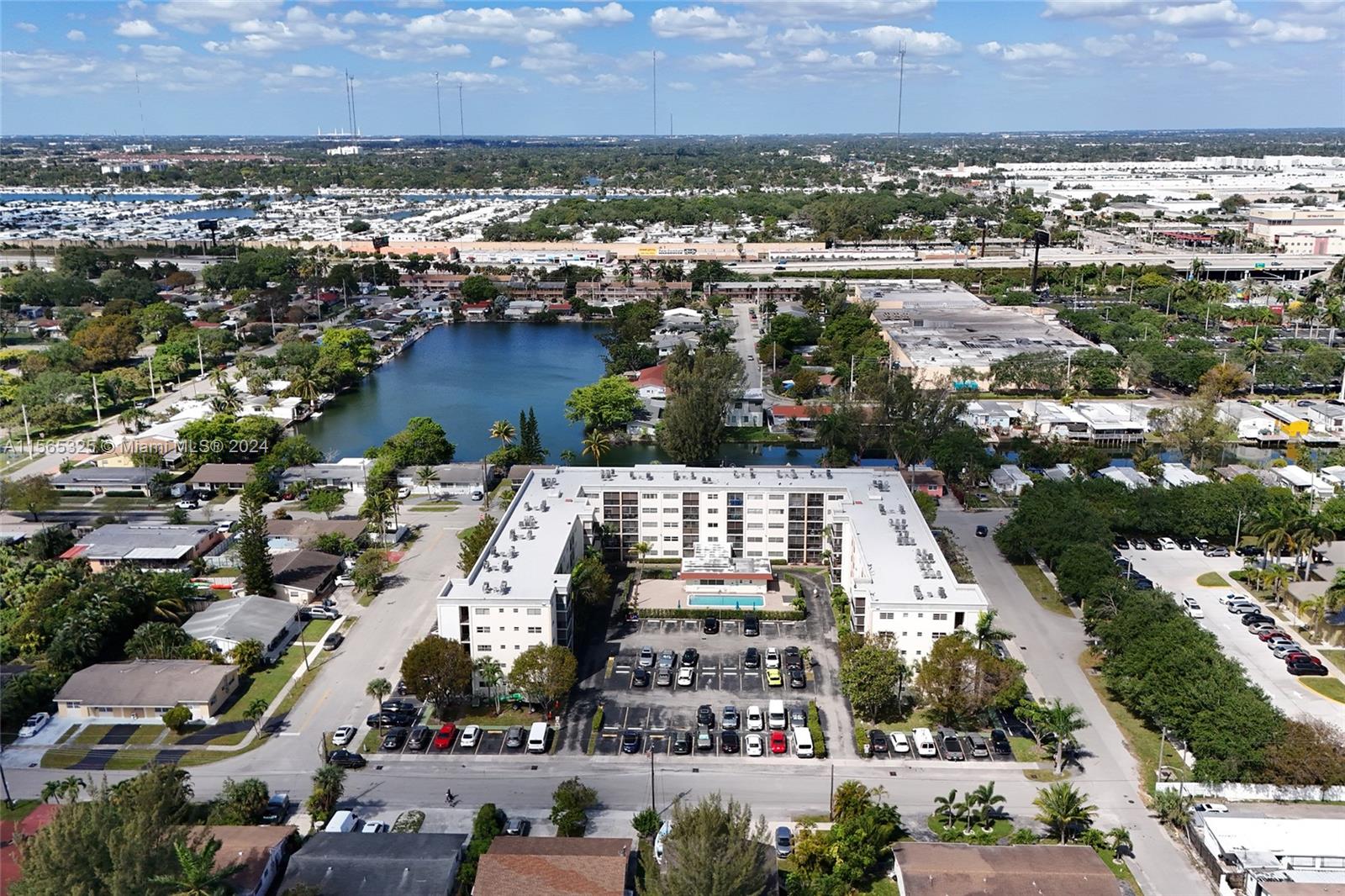 220 SW 9th Ave 206, Hallandale Beach, Florida 33009, 2 Bedrooms Bedrooms, ,2 BathroomsBathrooms,Residential,For Sale,220 SW 9th Ave 206,A11565325