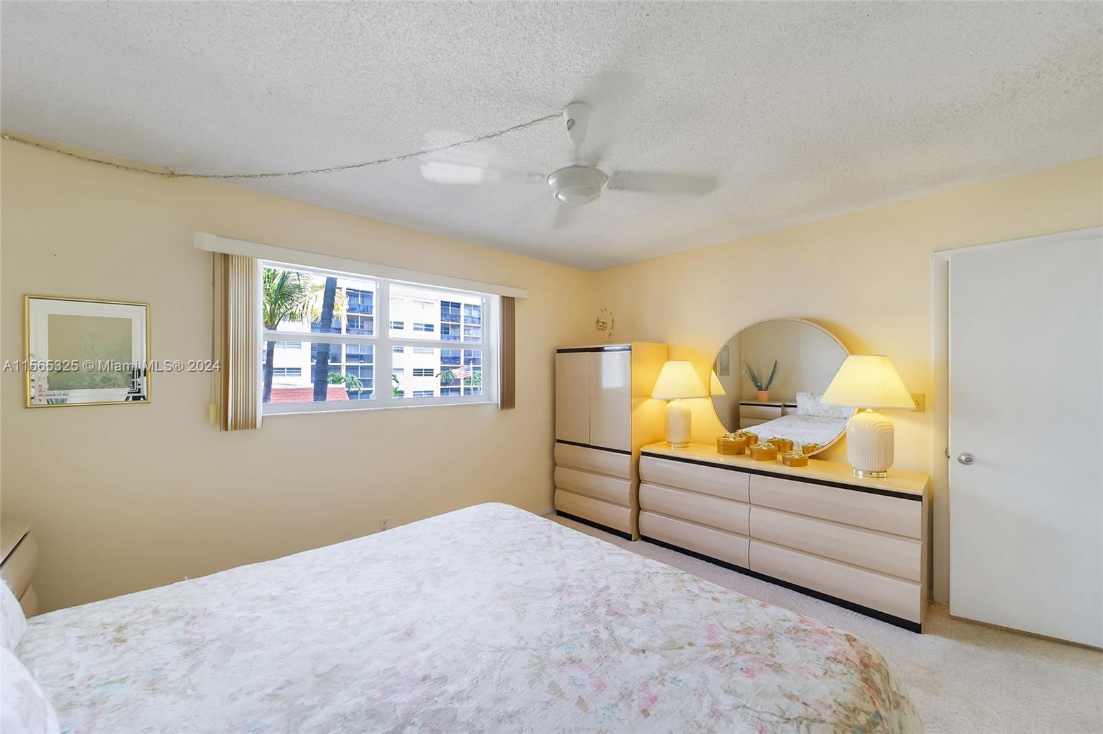 220 SW 9th Ave 206, Hallandale Beach, Florida 33009, 2 Bedrooms Bedrooms, ,2 BathroomsBathrooms,Residential,For Sale,220 SW 9th Ave 206,A11565325