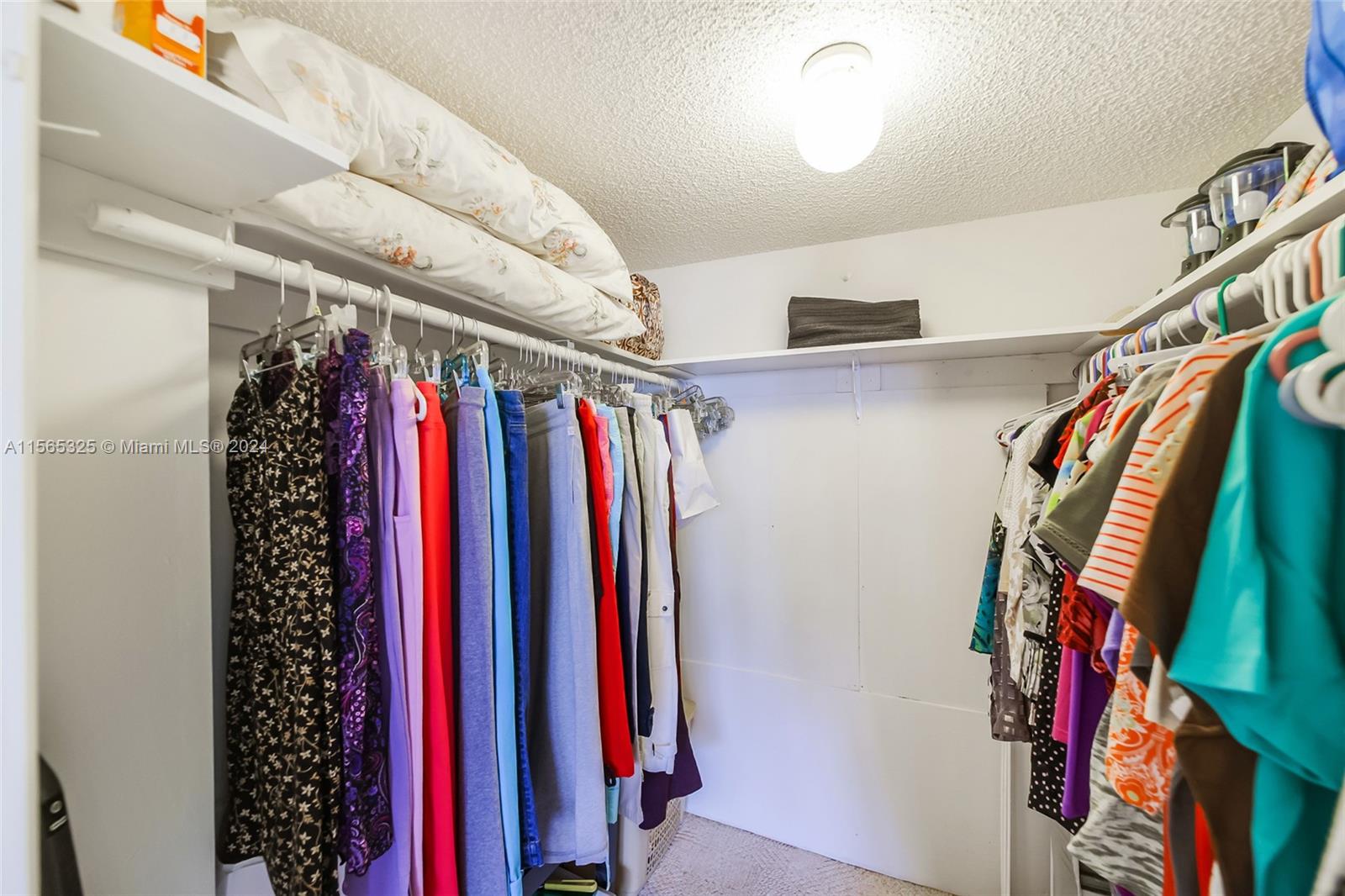 220 SW 9th Ave 206, Hallandale Beach, Florida 33009, 2 Bedrooms Bedrooms, ,2 BathroomsBathrooms,Residential,For Sale,220 SW 9th Ave 206,A11565325