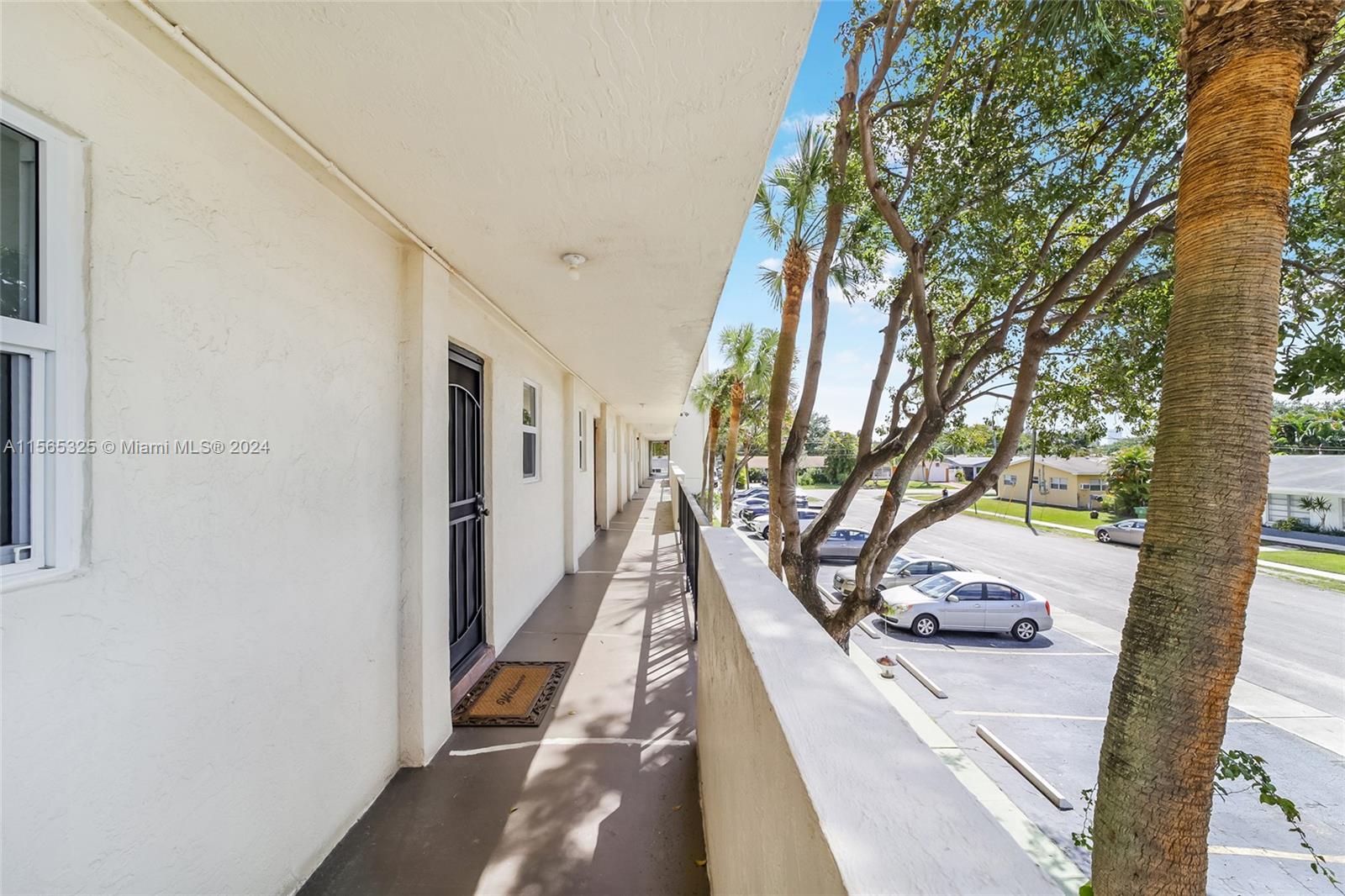 220 SW 9th Ave 206, Hallandale Beach, Florida 33009, 2 Bedrooms Bedrooms, ,2 BathroomsBathrooms,Residential,For Sale,220 SW 9th Ave 206,A11565325