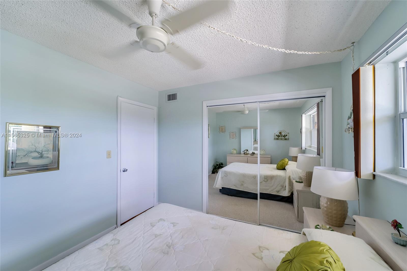 220 SW 9th Ave 206, Hallandale Beach, Florida 33009, 2 Bedrooms Bedrooms, ,2 BathroomsBathrooms,Residential,For Sale,220 SW 9th Ave 206,A11565325