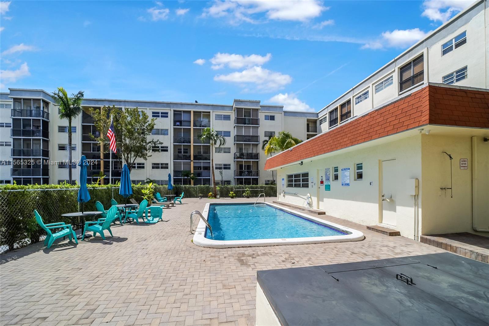 220 SW 9th Ave 206, Hallandale Beach, Florida 33009, 2 Bedrooms Bedrooms, ,2 BathroomsBathrooms,Residential,For Sale,220 SW 9th Ave 206,A11565325