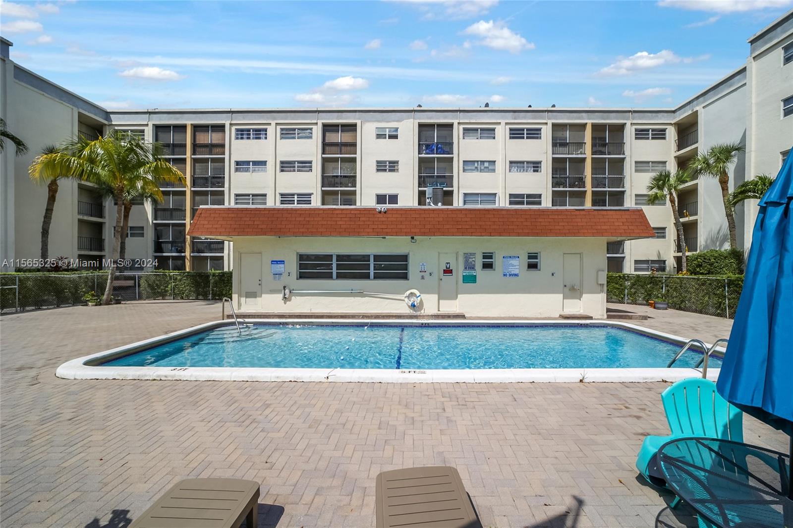220 SW 9th Ave 206, Hallandale Beach, Florida 33009, 2 Bedrooms Bedrooms, ,2 BathroomsBathrooms,Residential,For Sale,220 SW 9th Ave 206,A11565325