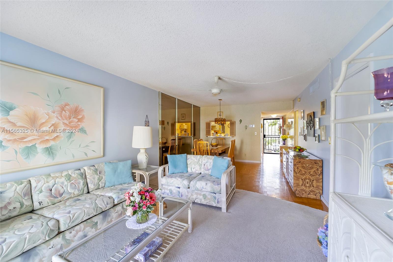 220 SW 9th Ave 206, Hallandale Beach, Florida 33009, 2 Bedrooms Bedrooms, ,2 BathroomsBathrooms,Residential,For Sale,220 SW 9th Ave 206,A11565325