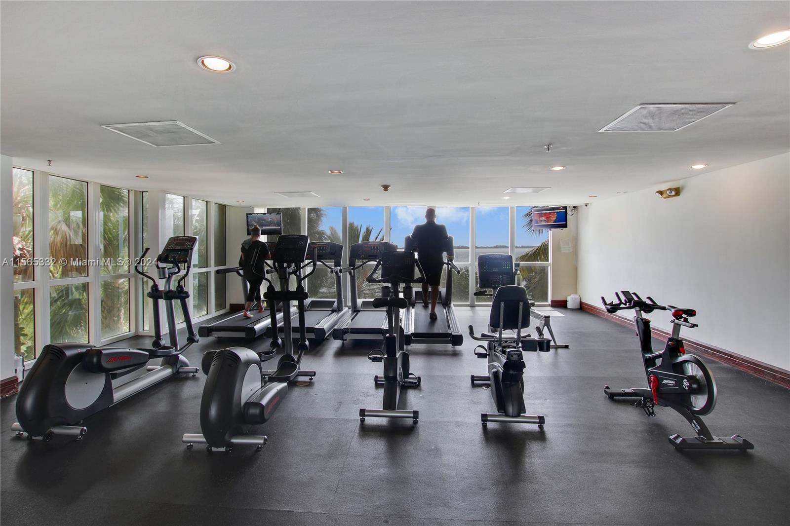 1111 Brickell Bay Dr 907, Miami, Florida 33131, 1 Bedroom Bedrooms, ,1 BathroomBathrooms,Residentiallease,For Rent,1111 Brickell Bay Dr 907,A11565332