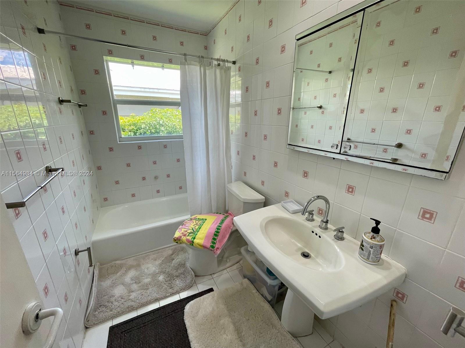 1420 Baracoa Ave, Coral Gables, Florida 33146, 3 Bedrooms Bedrooms, ,2 BathroomsBathrooms,Residentiallease,For Rent,1420 Baracoa Ave,A11564984