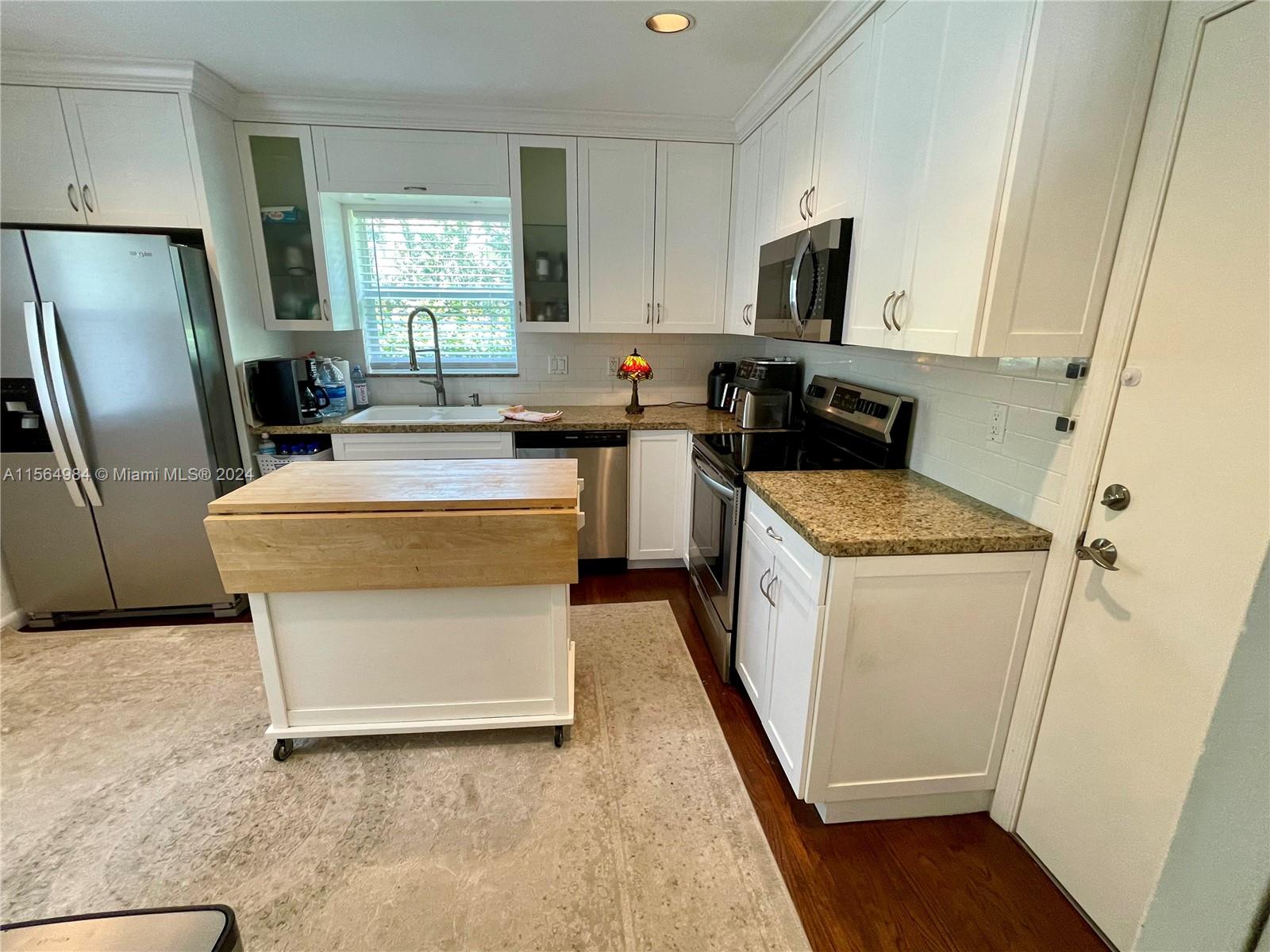 1420 Baracoa Ave, Coral Gables, Florida 33146, 3 Bedrooms Bedrooms, ,2 BathroomsBathrooms,Residentiallease,For Rent,1420 Baracoa Ave,A11564984