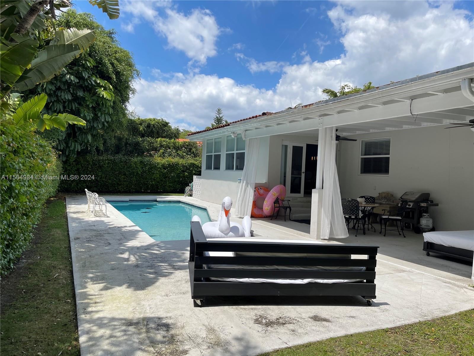 1420 Baracoa Ave, Coral Gables, Florida 33146, 3 Bedrooms Bedrooms, ,2 BathroomsBathrooms,Residentiallease,For Rent,1420 Baracoa Ave,A11564984