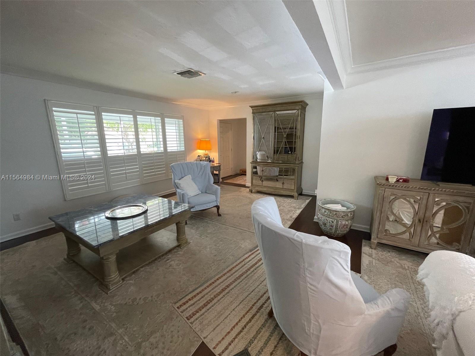 1420 Baracoa Ave, Coral Gables, Florida 33146, 3 Bedrooms Bedrooms, ,2 BathroomsBathrooms,Residentiallease,For Rent,1420 Baracoa Ave,A11564984