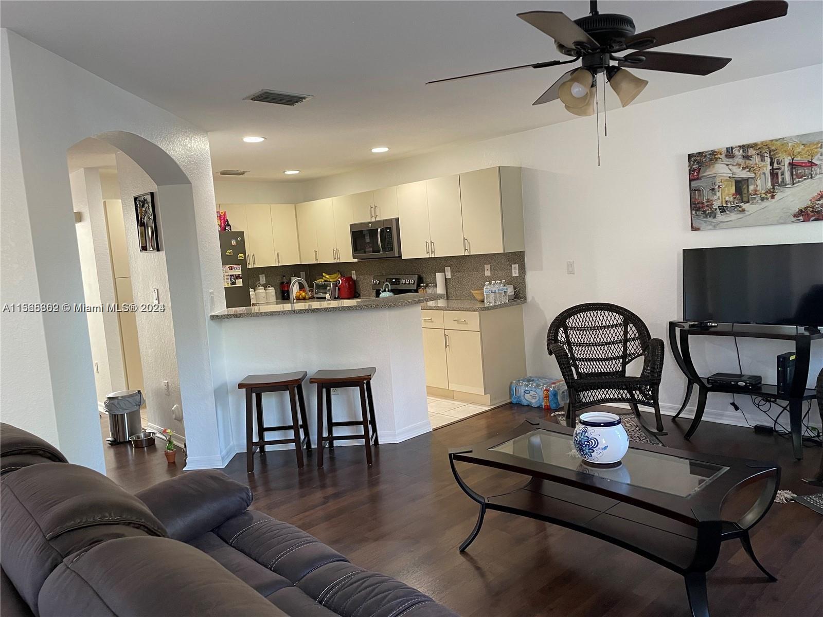 Miami, Florida 33185, 1 Bedroom Bedrooms, ,1 BathroomBathrooms,Residentiallease,For Rent,A11565362