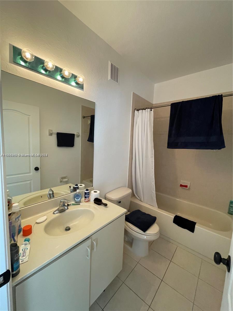 Miami, Florida 33185, 1 Bedroom Bedrooms, ,1 BathroomBathrooms,Residentiallease,For Rent,A11565362