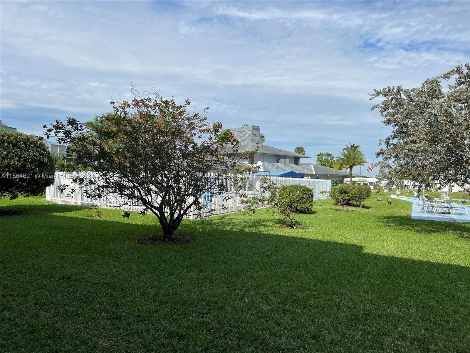 2200 Park Ln 109, Hollywood, Florida 33021, 1 Bedroom Bedrooms, ,1 BathroomBathrooms,Residential,For Sale,2200 Park Ln 109,A11564621
