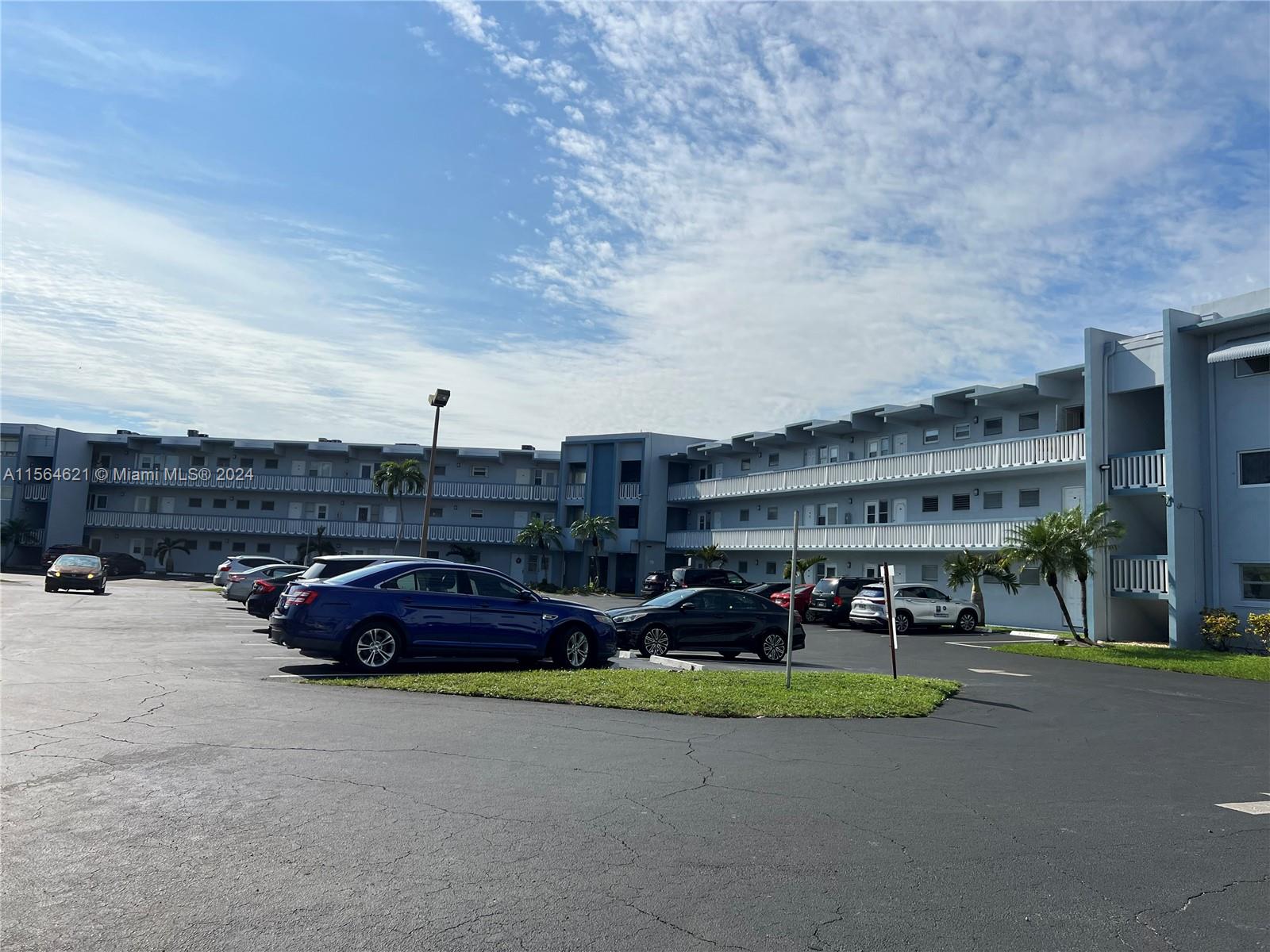 2200 Park Ln 109, Hollywood, Florida 33021, 1 Bedroom Bedrooms, ,1 BathroomBathrooms,Residential,For Sale,2200 Park Ln 109,A11564621