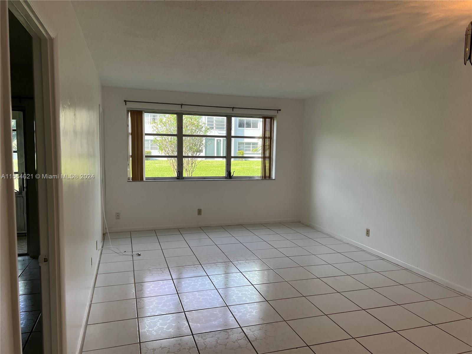 2200 Park Ln 109, Hollywood, Florida 33021, 1 Bedroom Bedrooms, ,1 BathroomBathrooms,Residential,For Sale,2200 Park Ln 109,A11564621