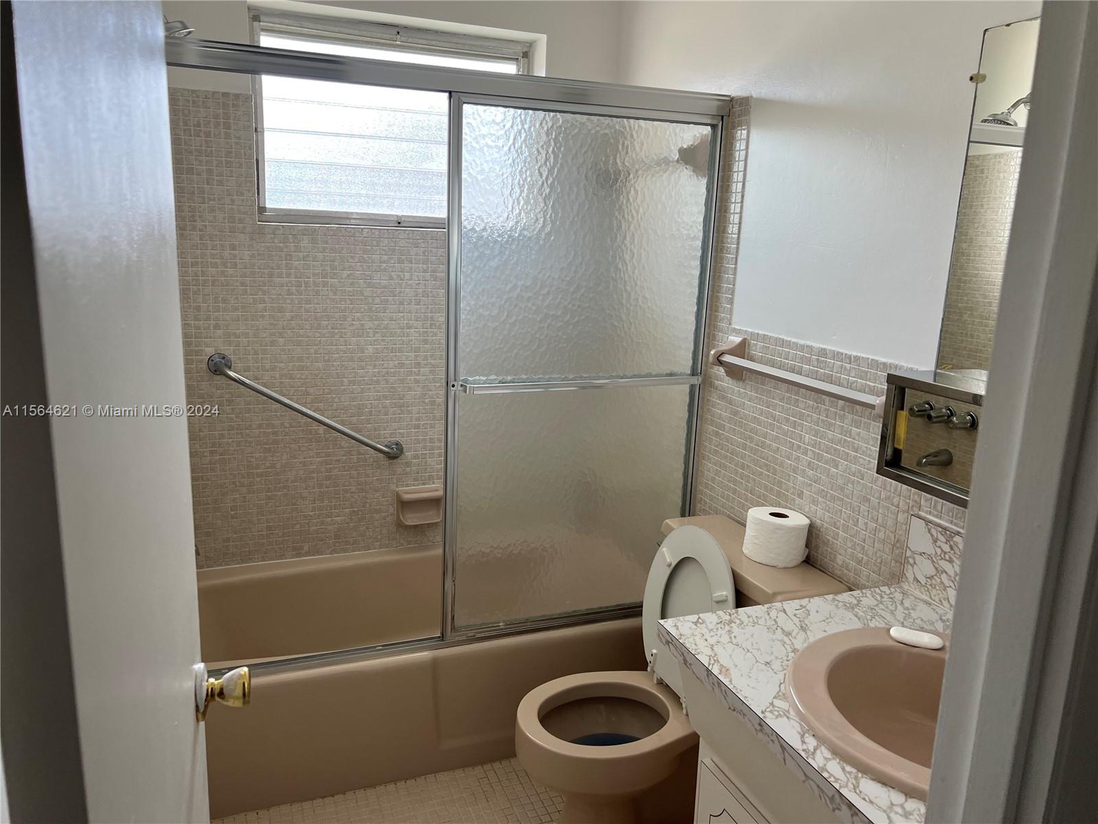 2200 Park Ln 109, Hollywood, Florida 33021, 1 Bedroom Bedrooms, ,1 BathroomBathrooms,Residential,For Sale,2200 Park Ln 109,A11564621