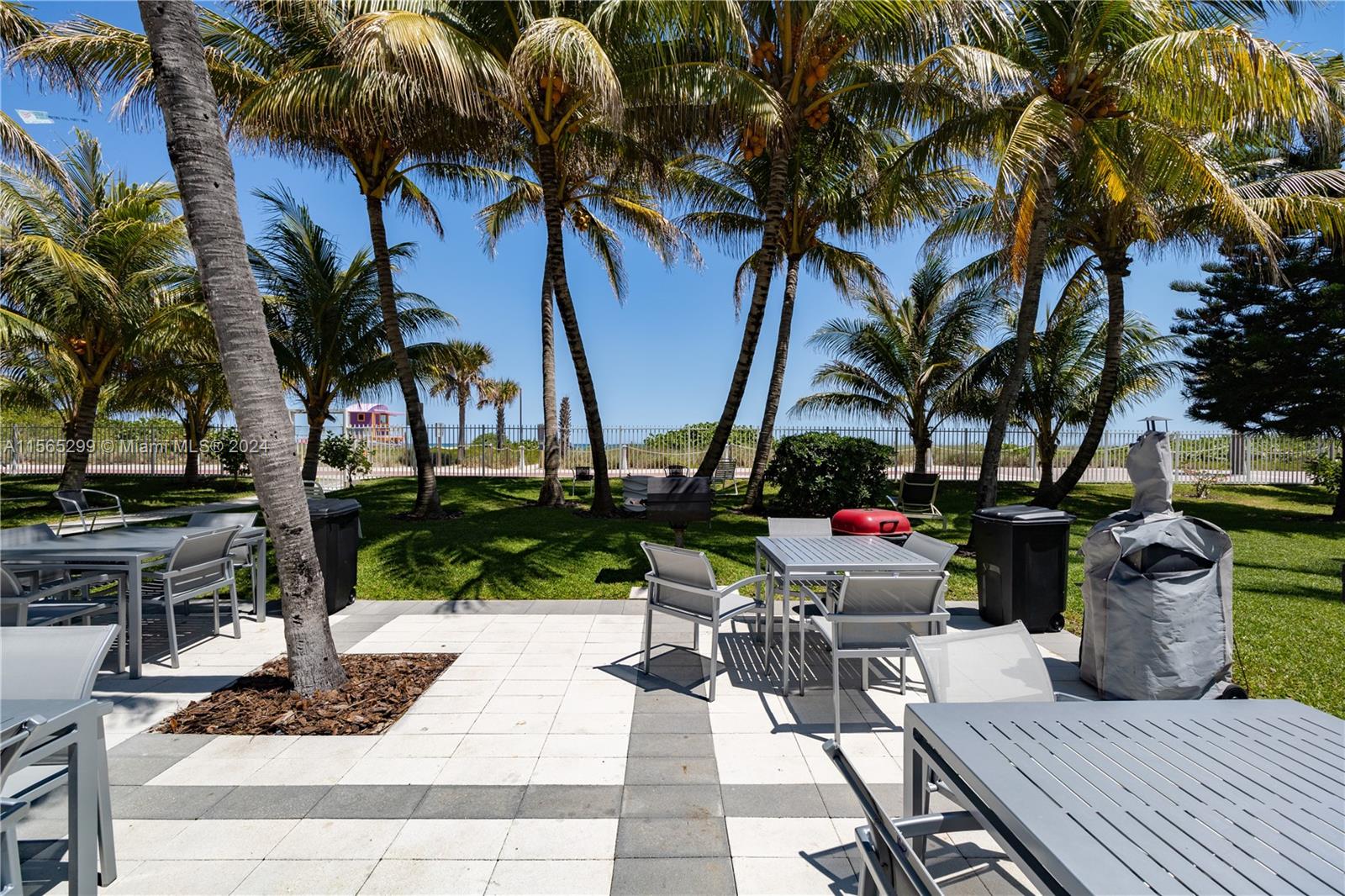 5001 Collins Ave 12A, Miami Beach, Florida 33140, 2 Bedrooms Bedrooms, ,2 BathroomsBathrooms,Residentiallease,For Rent,5001 Collins Ave 12A,A11565299
