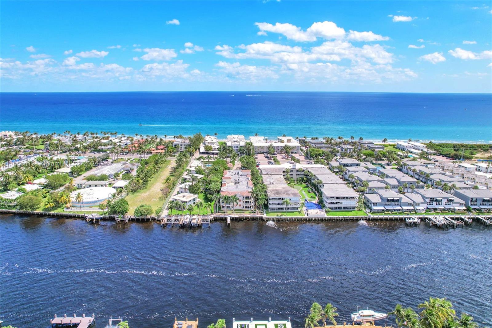 Coastal front and beach access