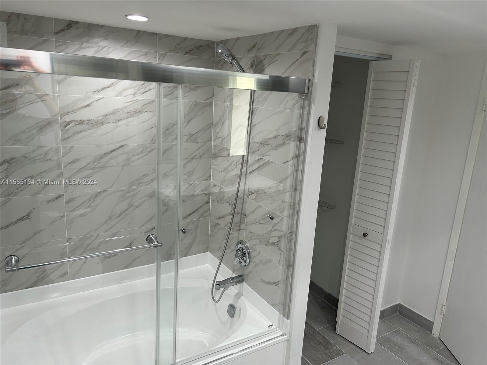 1000 Parkview Dr 909, Hallandale Beach, Florida 33009, 3 Bedrooms Bedrooms, ,2 BathroomsBathrooms,Residentiallease,For Rent,1000 Parkview Dr 909,A11565164